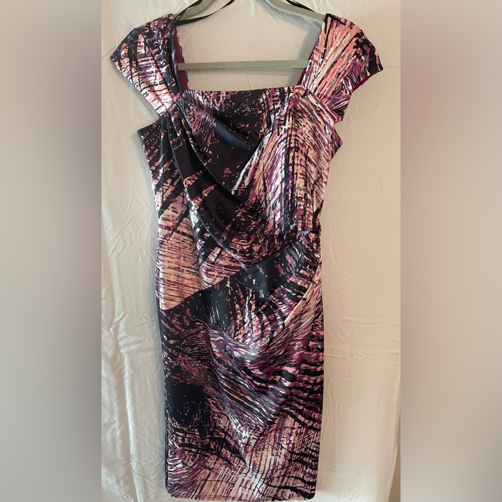 Tadashi Shoji. Midi Dress.Sz 4. Wedding. Special occasion. 🎄 Christmas Sale 🎁